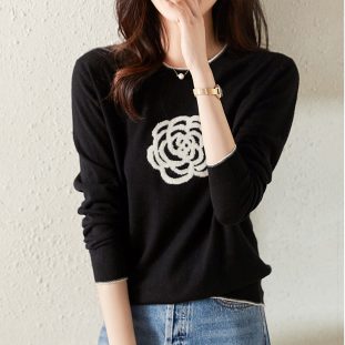 Fashionable Wool Knitted Bottom Blouse For Women